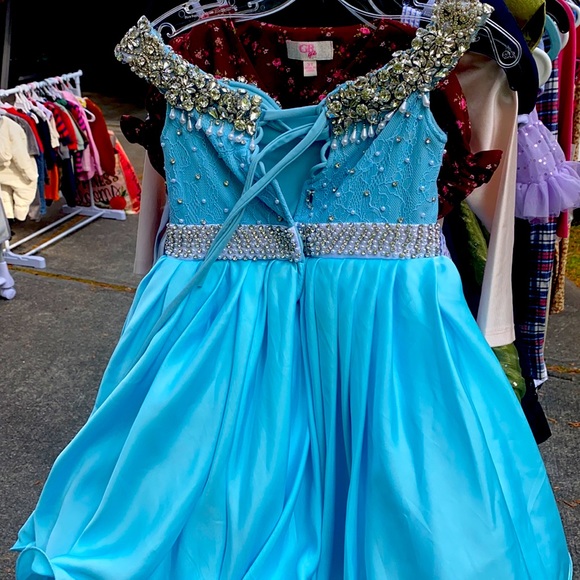 Pageant dress - Picture 2 of 4